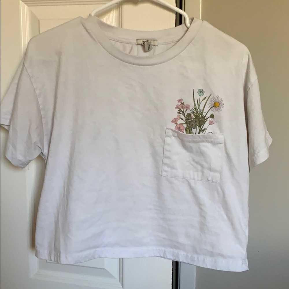 Forever 21 pocket design t shirt